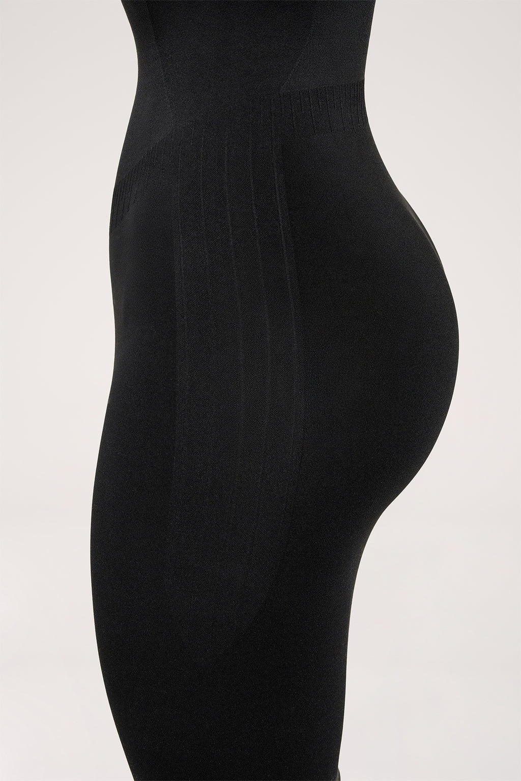 Tvarující šaty black