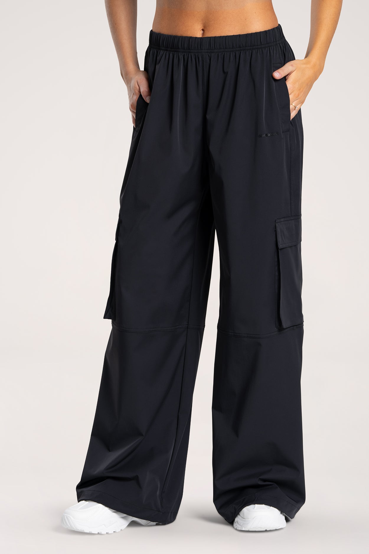 Kalhoty cargo UN1FORM black