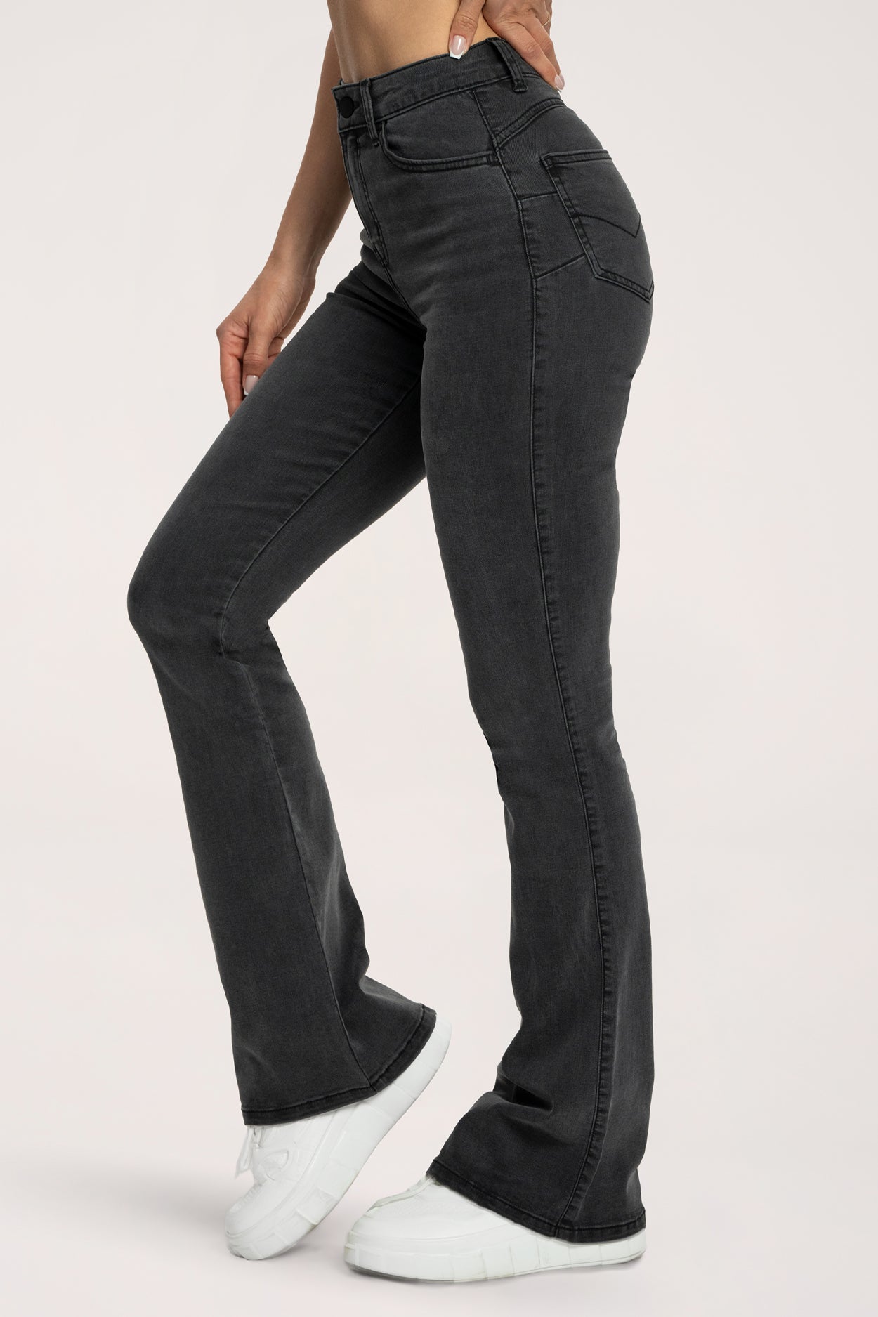 Džíny zvony long perfect slim black