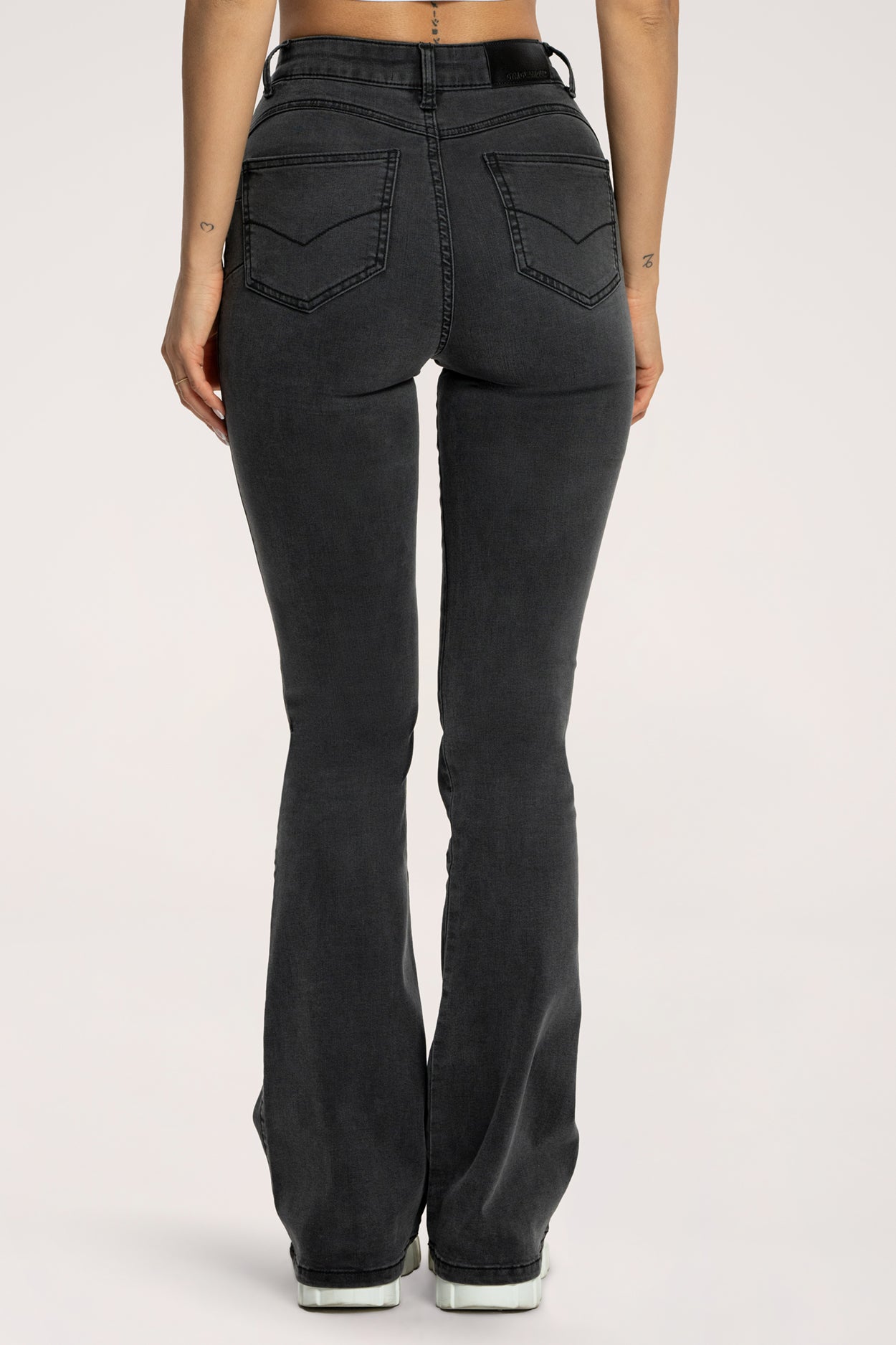 Džíny zvony long perfect slim black