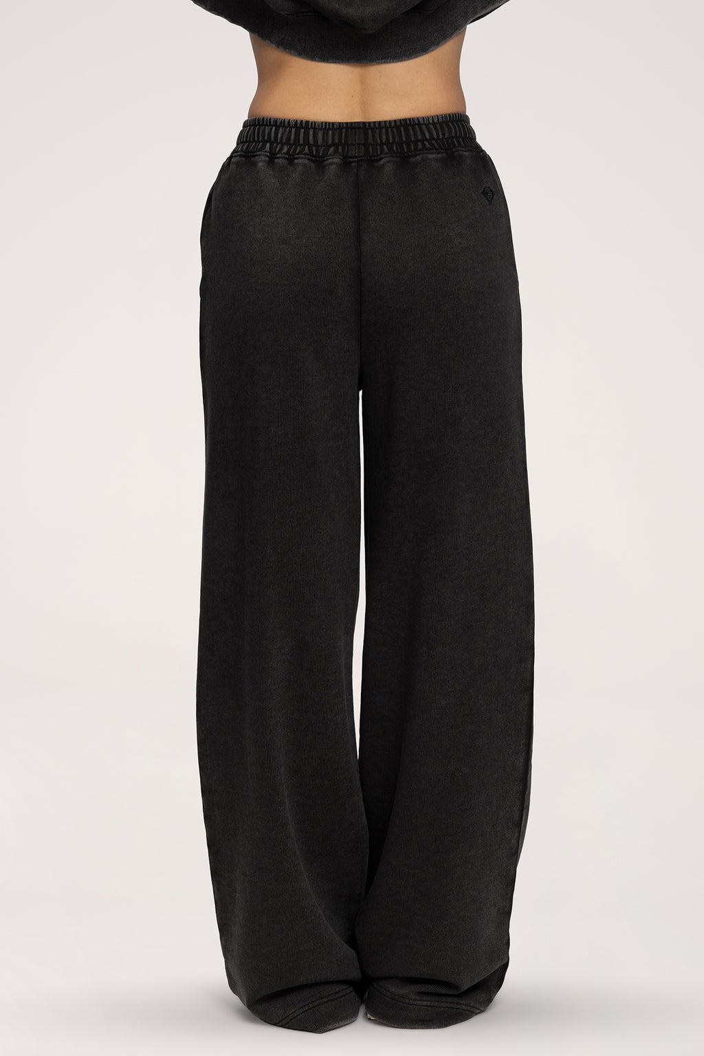 Tepláky s rovnou nohavicí Easy black