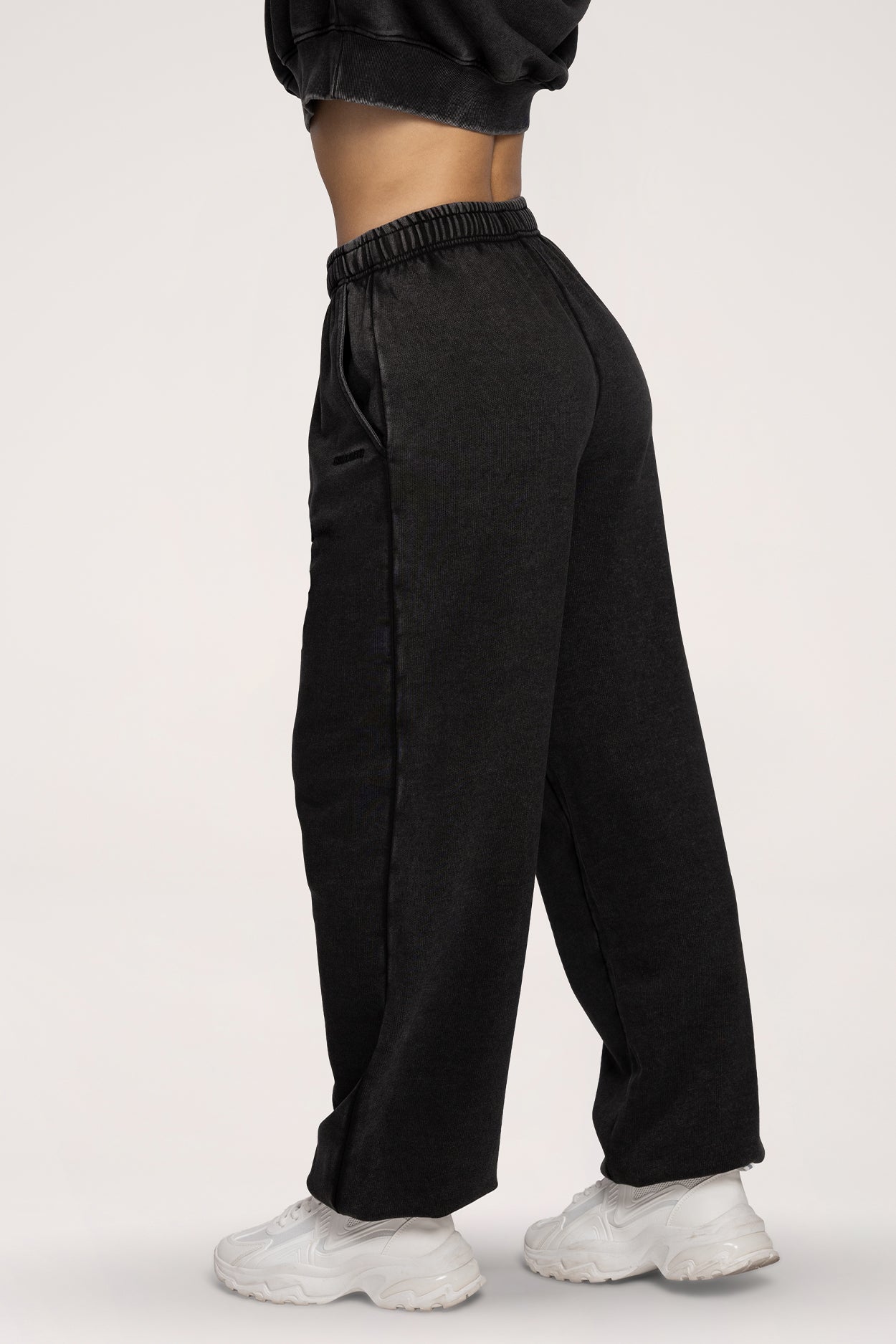 Tepláky se stahovací gumou Easy black