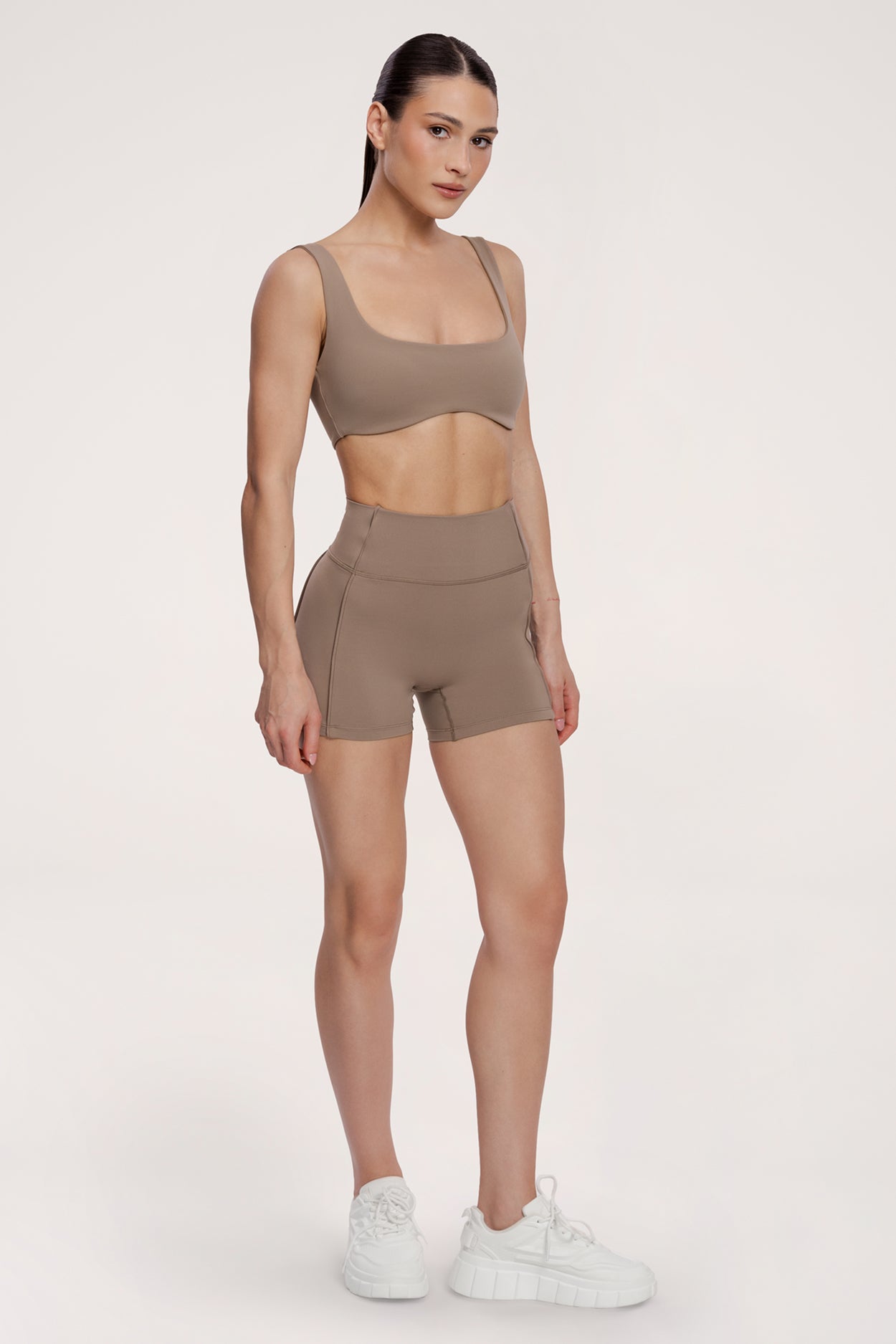 Šortky pilates era warm beige