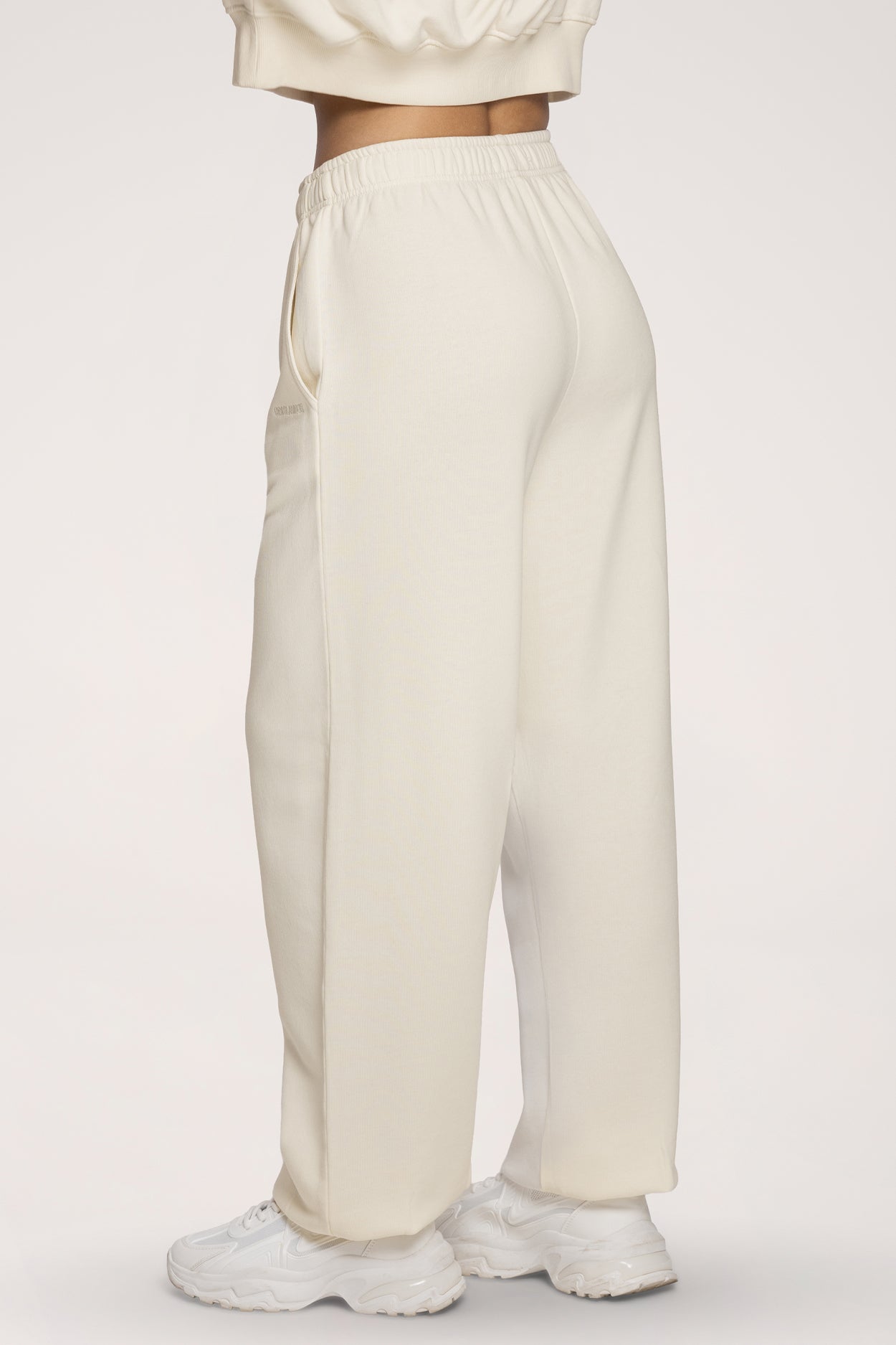 Tepláky se stahovací gumou Easy off white
