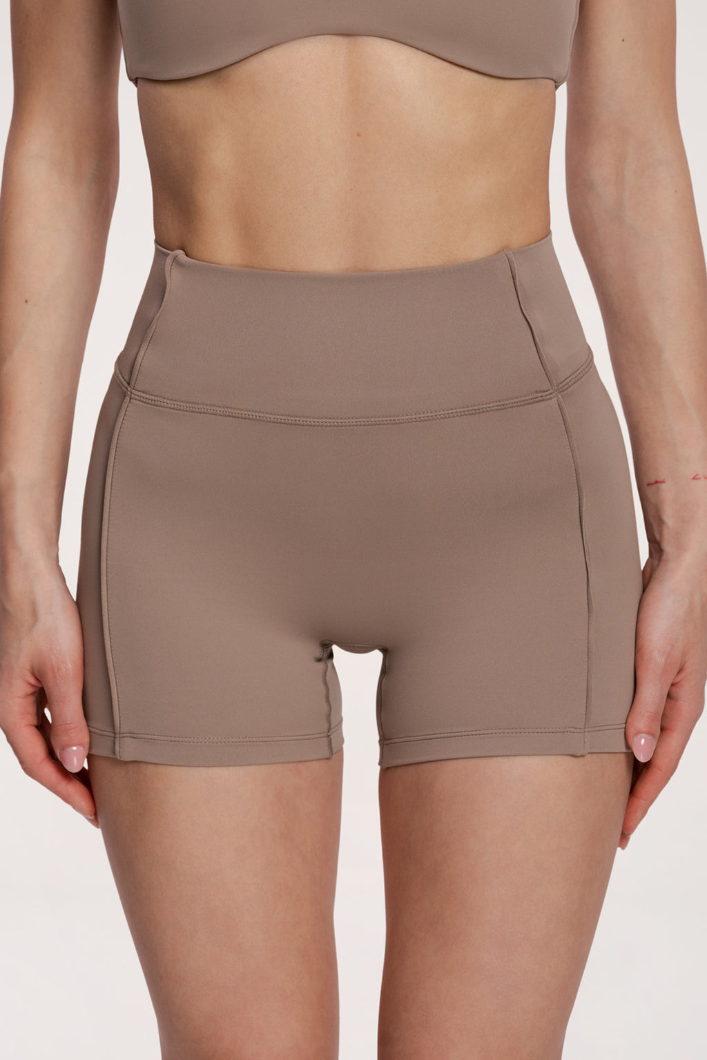 Šortky pilates era warm beige