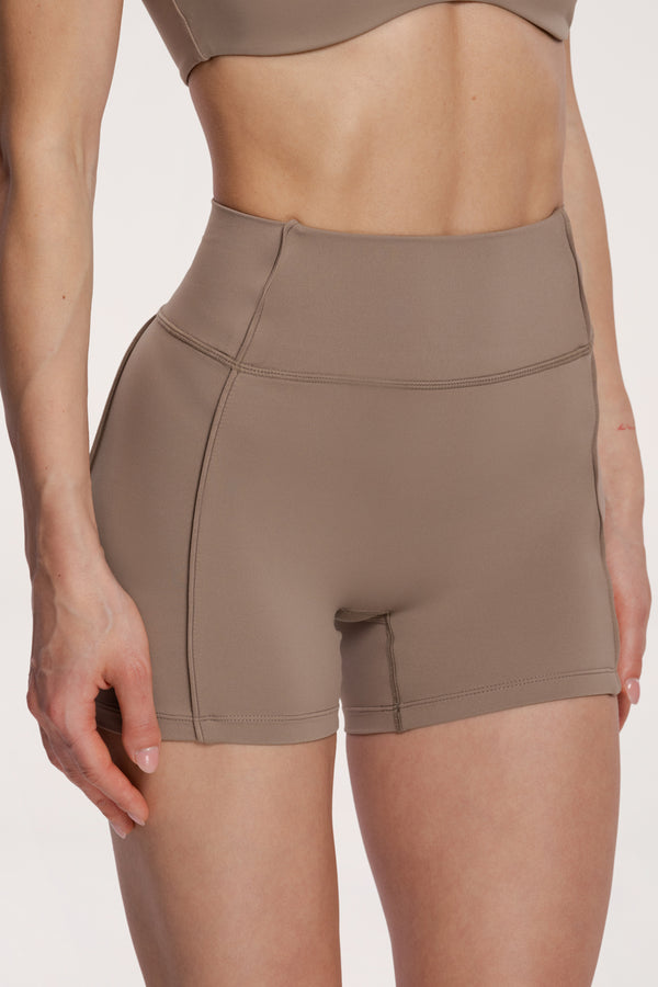 Šortky pilates era warm beige