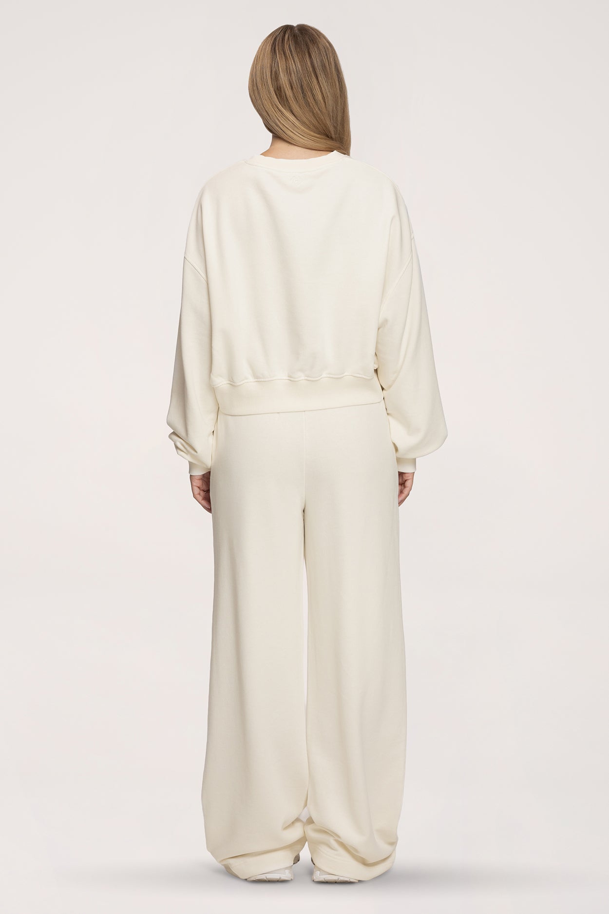 Tepláky s rovnou nohavicí Easy off white