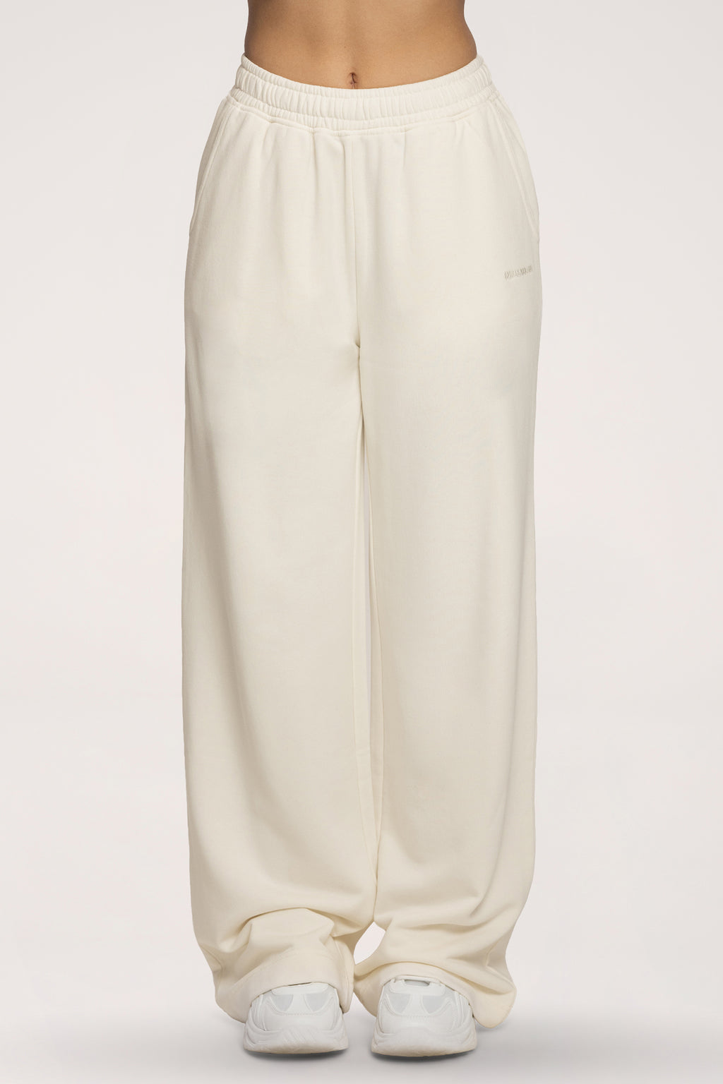 Tepláky s rovnou nohavicí Easy off white