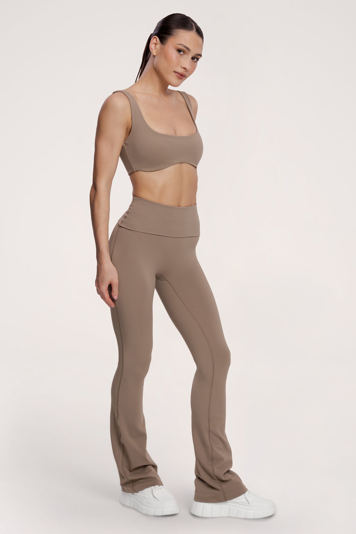 Zvony pilates era warm beige