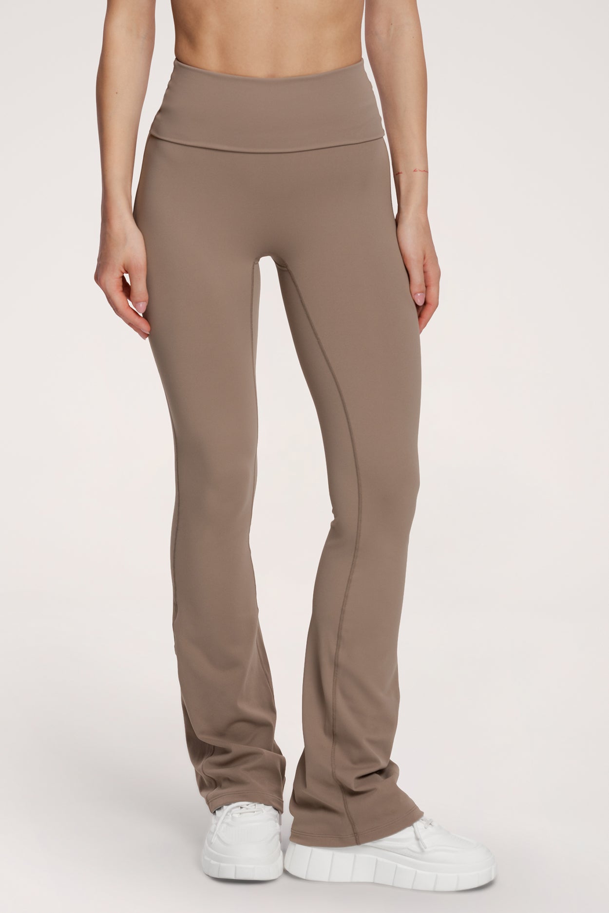 Zvony pilates era warm beige