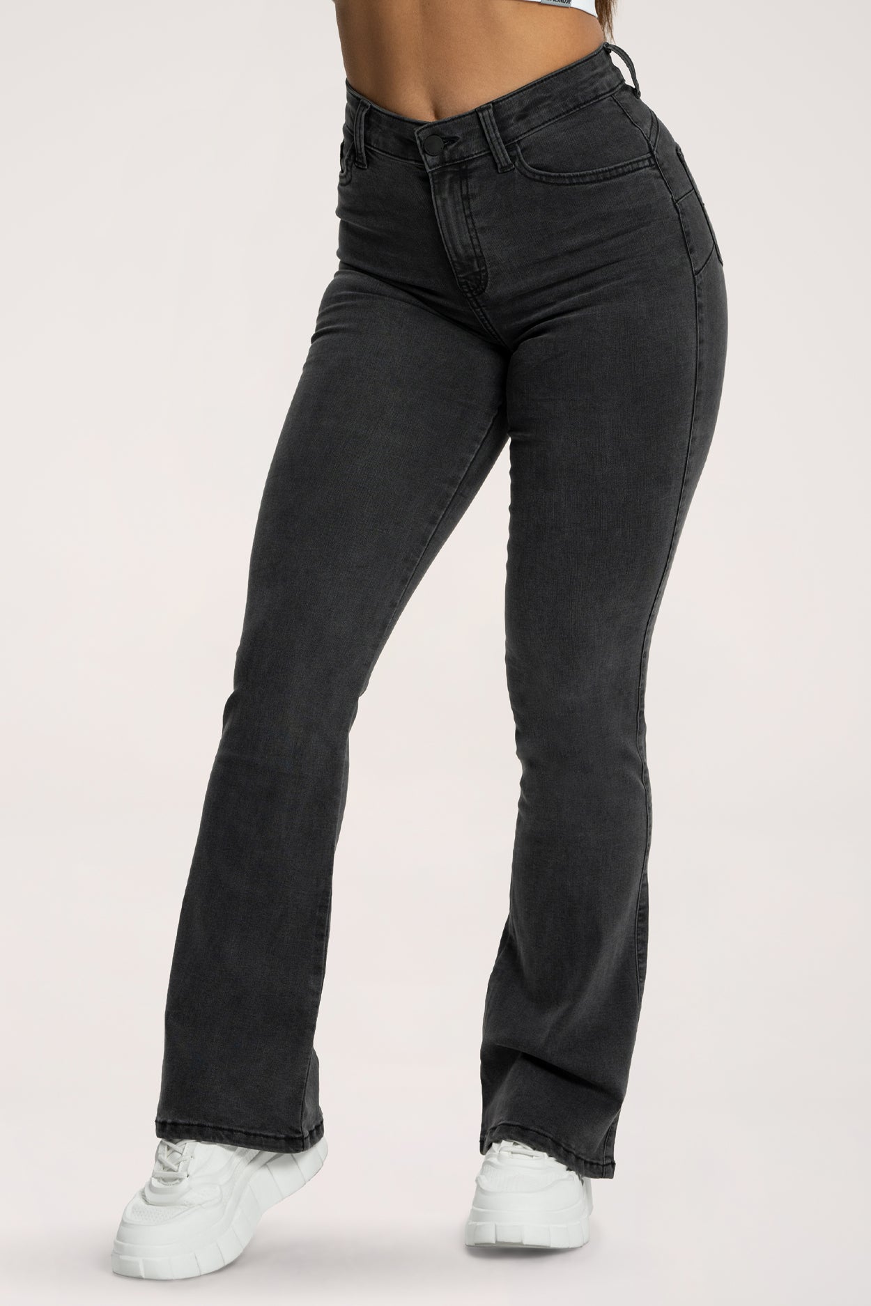 Jeansy dzwony perfect slim black