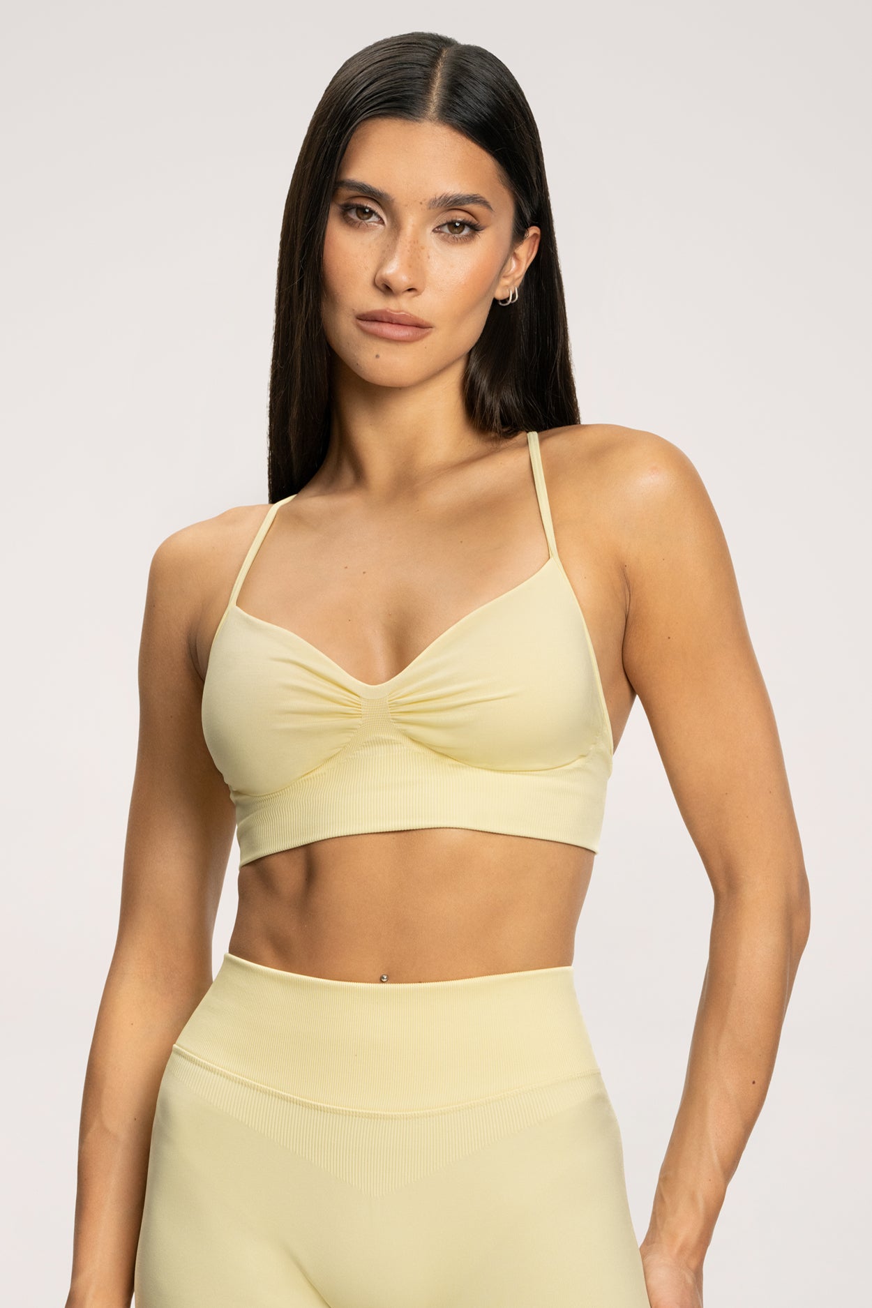 Podprsenka s hlubokým výstřihem butter yellow