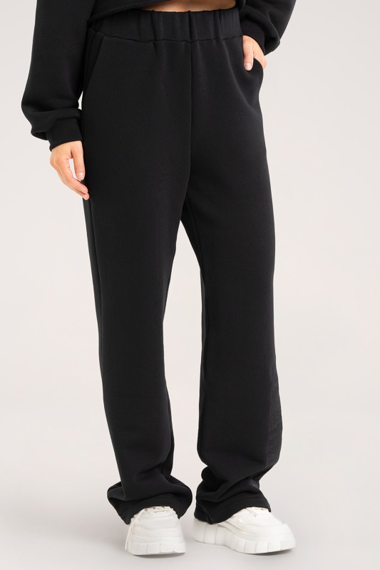 _0006_251030_GymGlamour_EASE_SPODNIE_PROSTE_black_1687.jpg