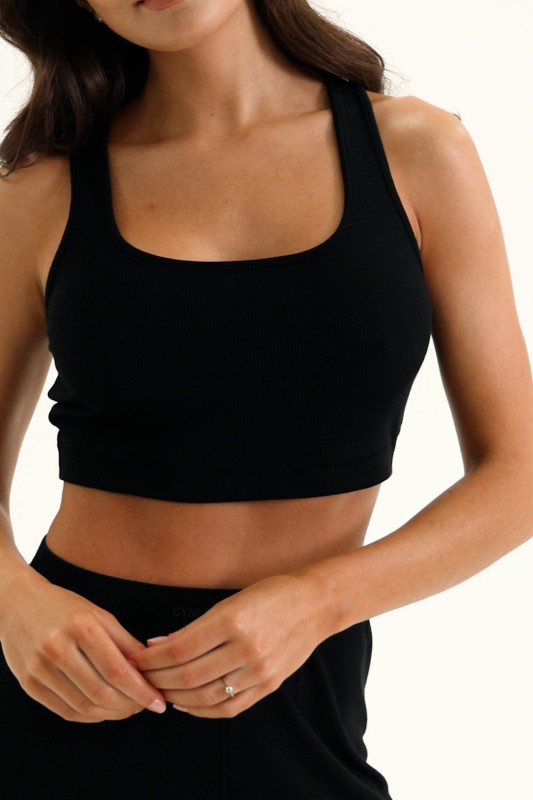 https://gymglamour.com/upload/video/CASUAL_CROP_TOP_black.mp4