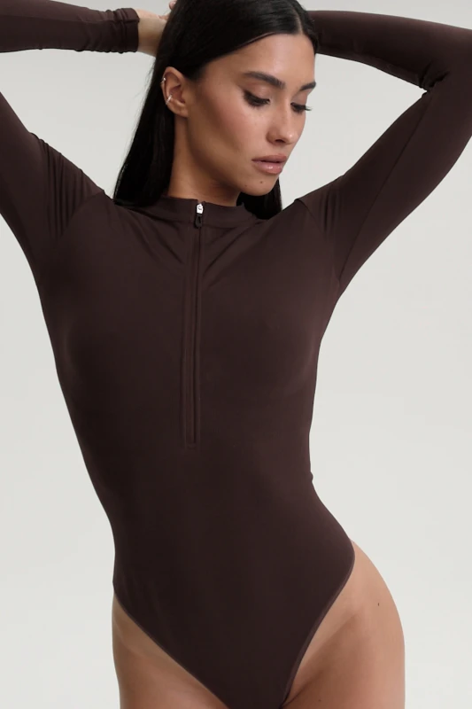 https://gymglamour.com/upload/video/LONGSLEEVE_BROWN.mp4